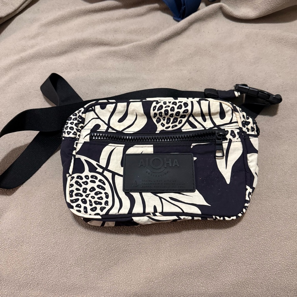 Aloha Collection Keep It Light Nylon Hip Pack Holomua Gently Used